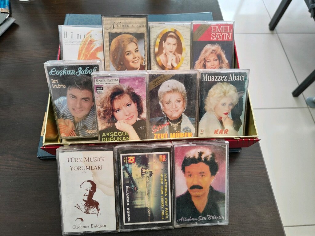 Çok eski nostaljik kasetler