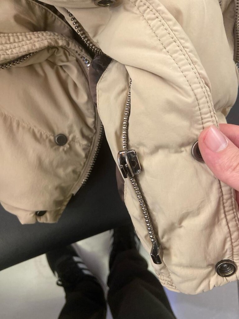 Orijinal Burberry Şişme Mont (Kusurları Mevcut / Fiyat Çok Uygun ) - 4