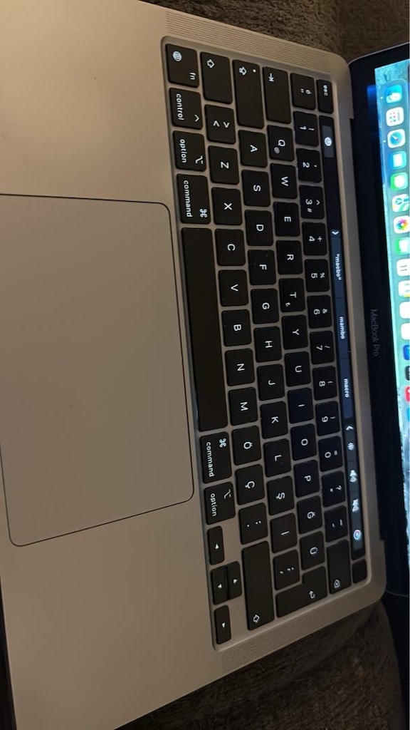 MacBook Pro M2 2022 13.3” 8GB 256GB SSD – Pil %91 – Temiz - 3