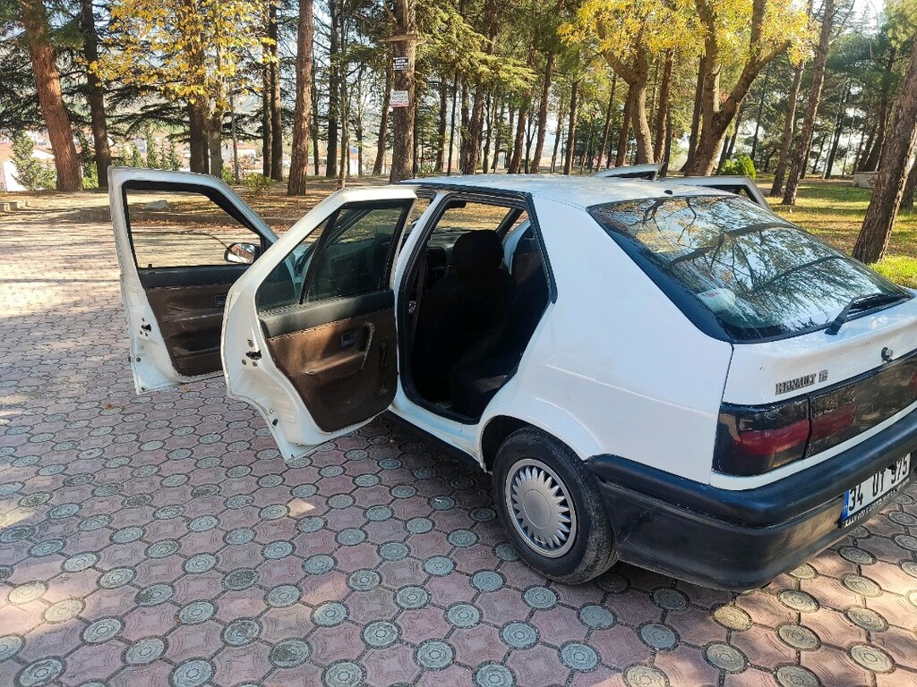Acil son fiyat 230.000 Renault europa 19 1.4 RN 97 model temiz kacırma - 13