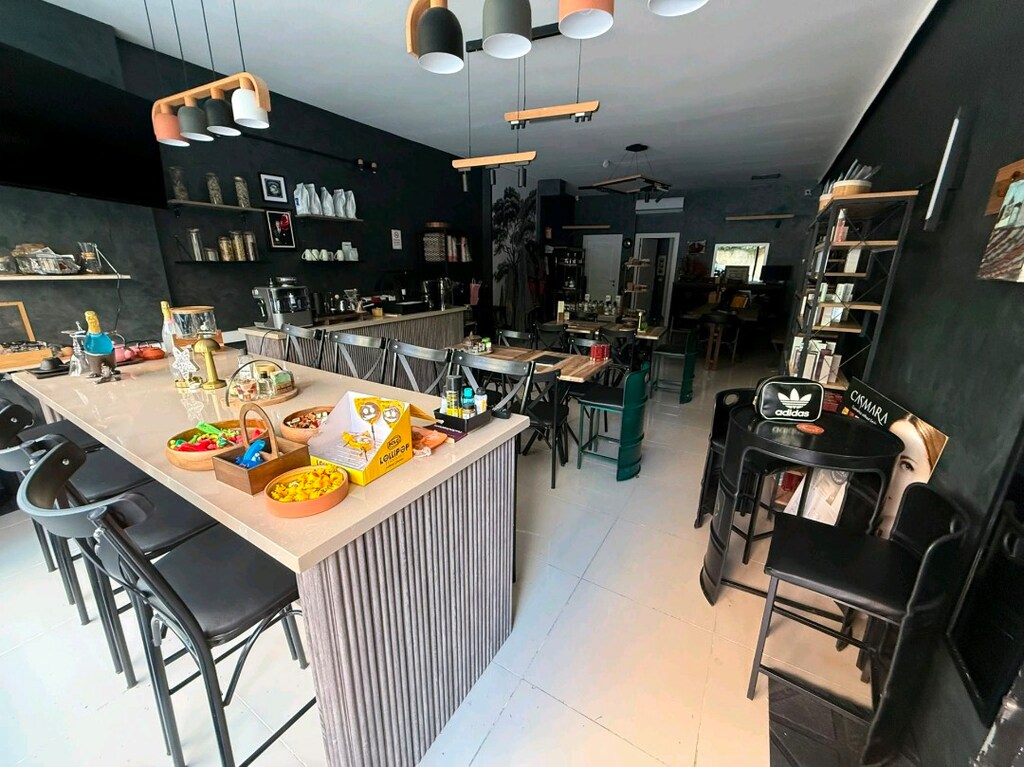 Led ışıklı masa 10 sandalyeli kafe takım - 2