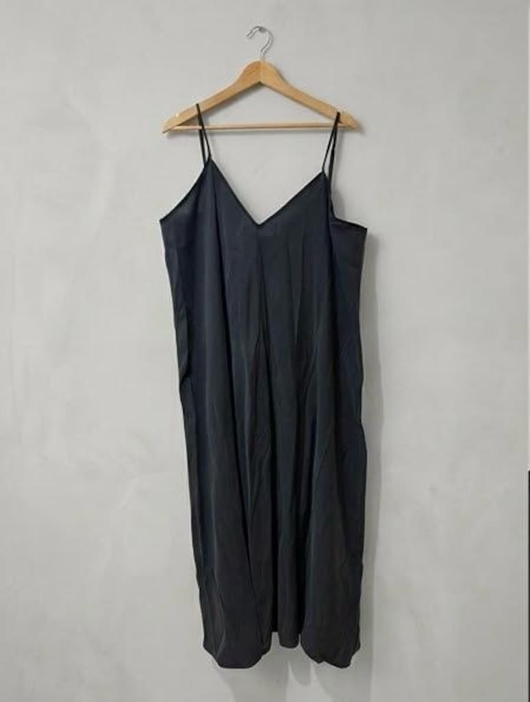 Zara Siyah Askılı Elbise