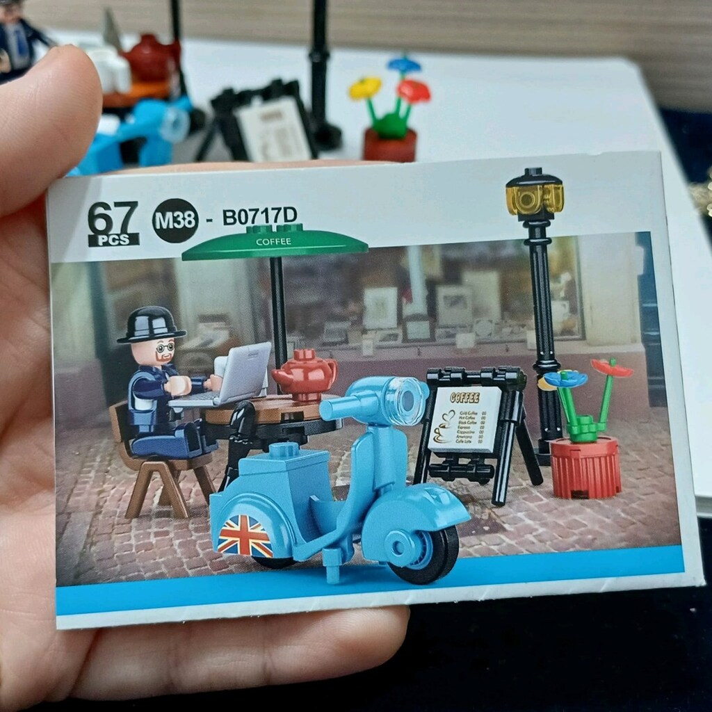Eksiksiz & Yanında Motorlu Cafe / Sokak Seti - Lego Uyumlu Minifigür - 10