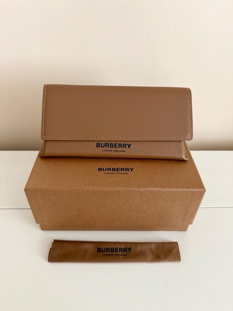 Orijinal Burberry Gözlük Kutusu