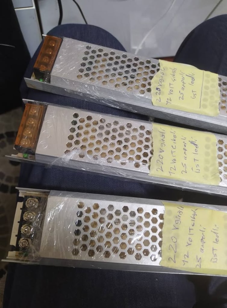 trafo metal kasalı 220 v / 12,volt cıkıslı 25.,amperli notu oku - 3