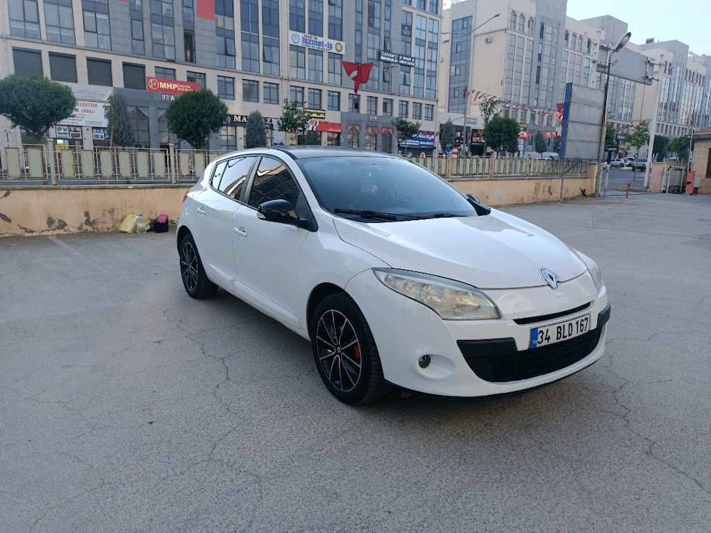 2012 Megane 3 play 1.5dci değişensiz hasarsız - 6