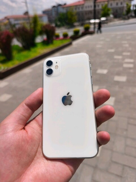 İPHONE 11 64 GB KONUM SİVAS