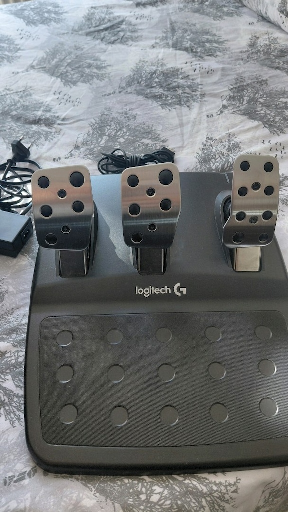 Logitech G29 Driving Force Yarış Direksiyonu + Pedal Seti - 4