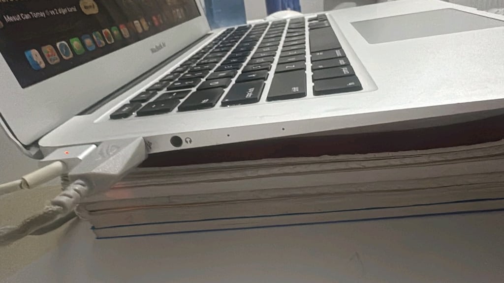 Macbook Air 2015 Monterey Takaslı - 4