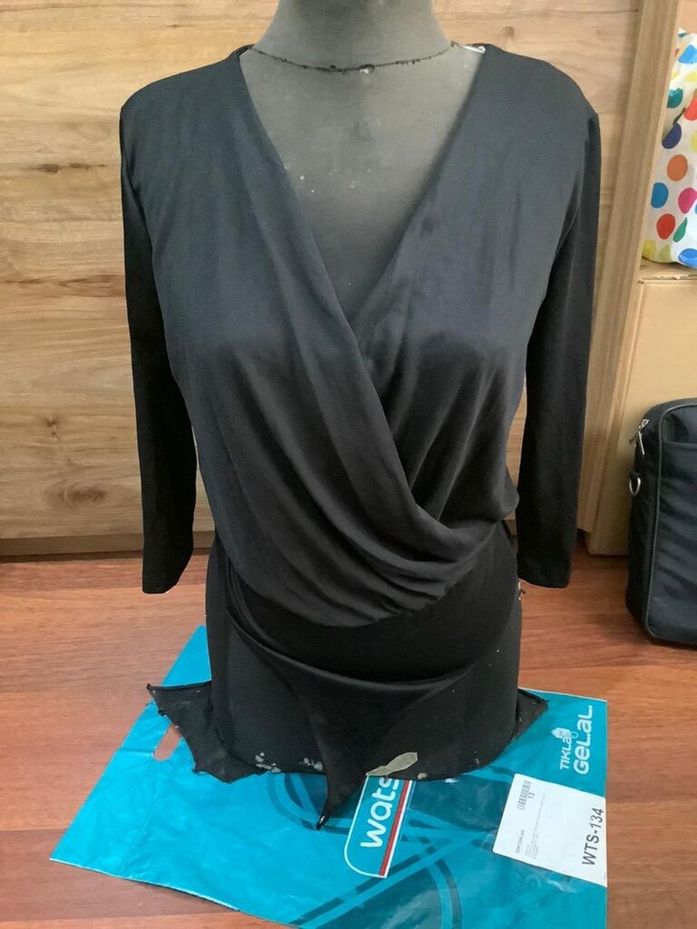 Kruvaze çıtçıtlı bluz