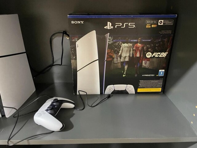 Sıfır ayarında Playstation 5 slim 825 gb