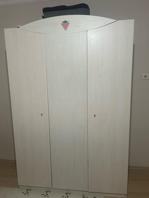 çift kişilik baza başlık ve 3 kapaklı gardırop