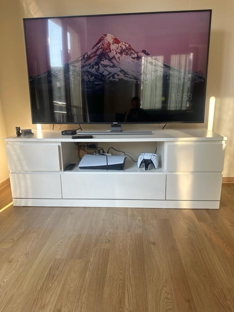 Ikea tv ünitesi