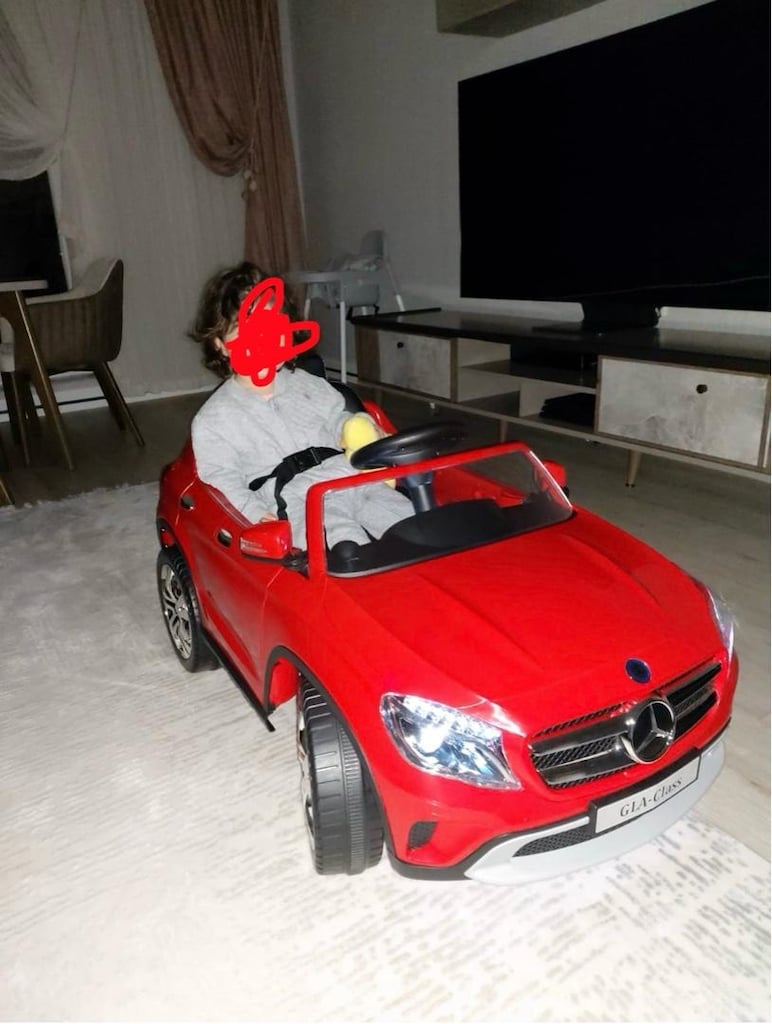 Kraft Lisanslı Mercedes - Benz Gla Jeep Akülü Çocuk Arabası Kırmızı