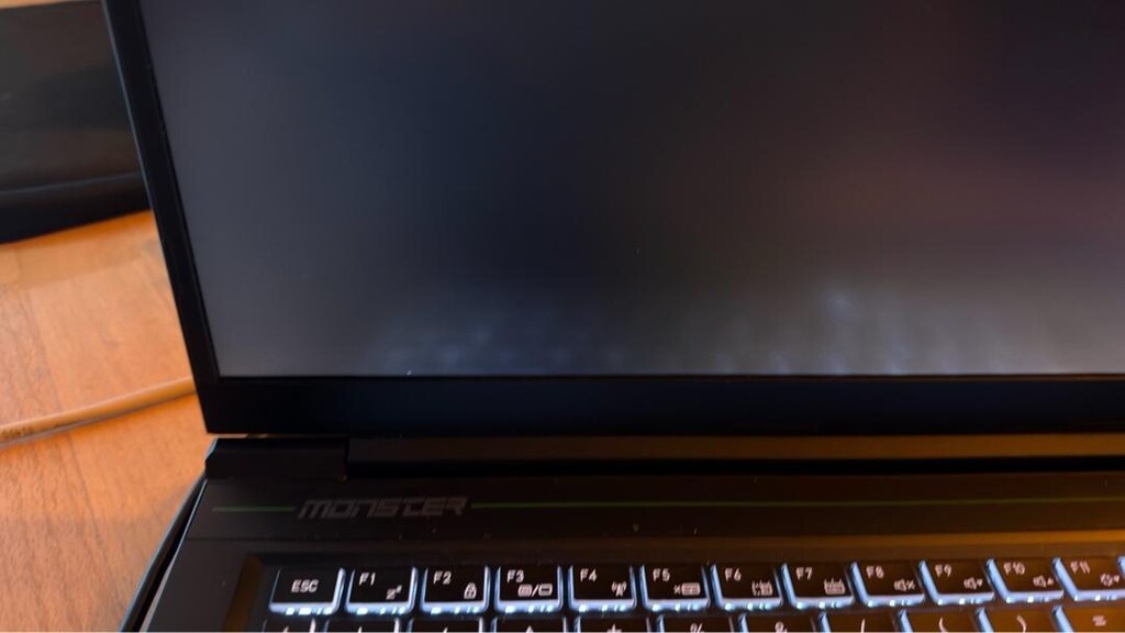 Monster Tulpar T7 V20.6.2 Gaming Laptop - 11