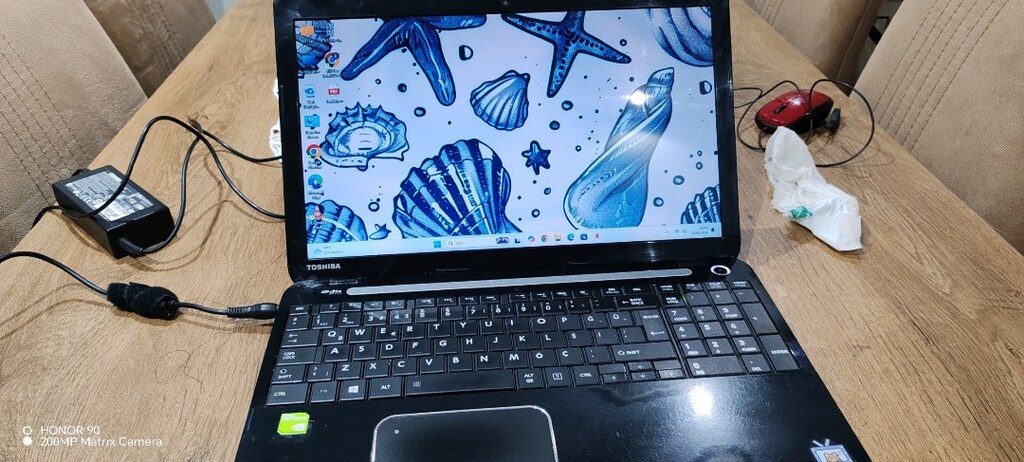 Toshiba laptop - 2