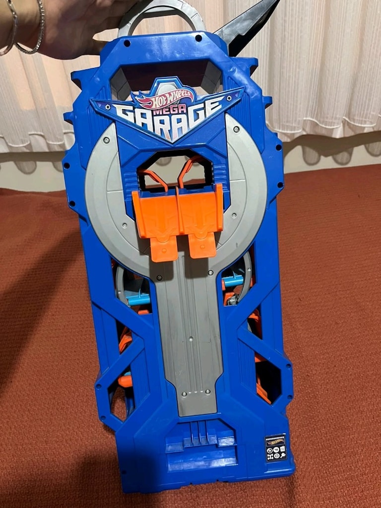 Hot wheels mega garaj - 2