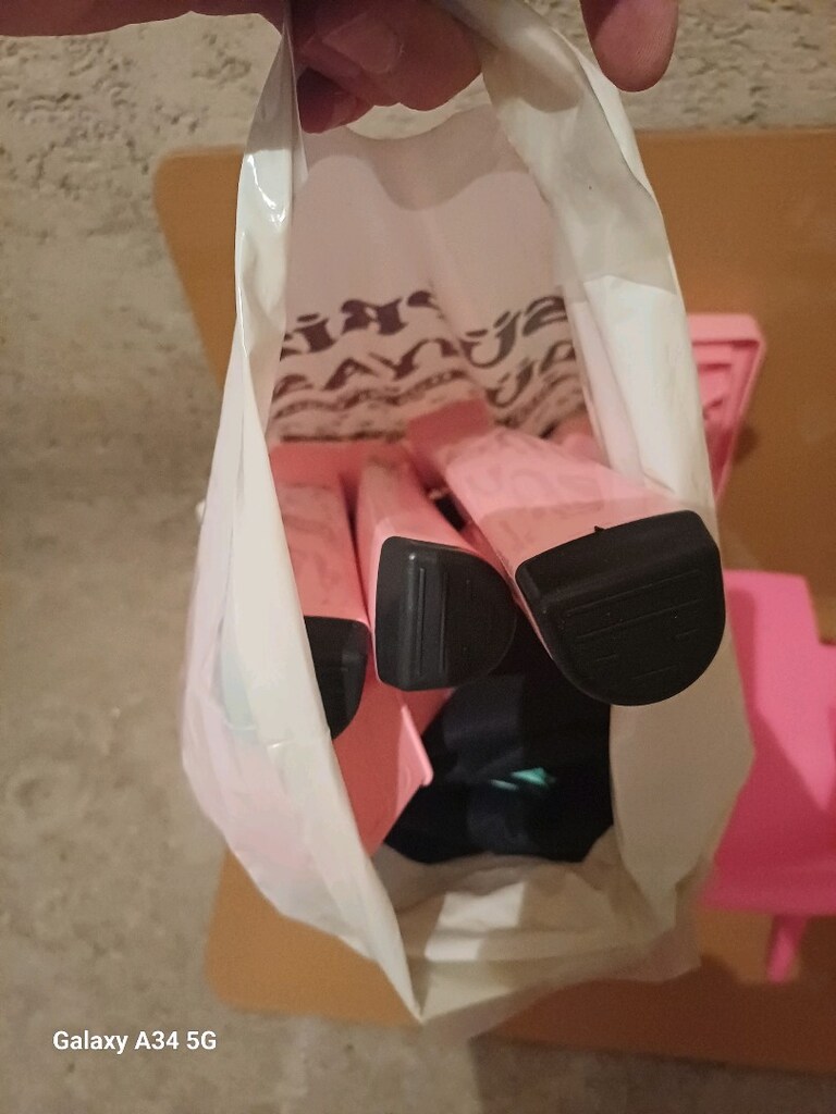 Masa sandalye seti ve oyun halısı - 7