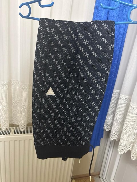 Guess eşofman altı