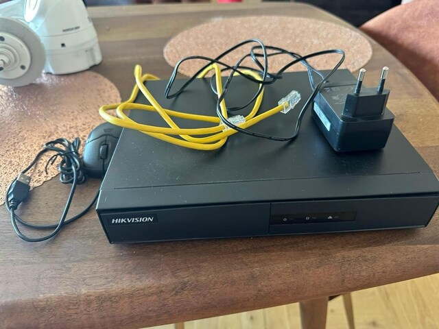Hikvision 6 Kameralı Güvenlik Sistemi – 8 Kanal NVR + PoE Switch