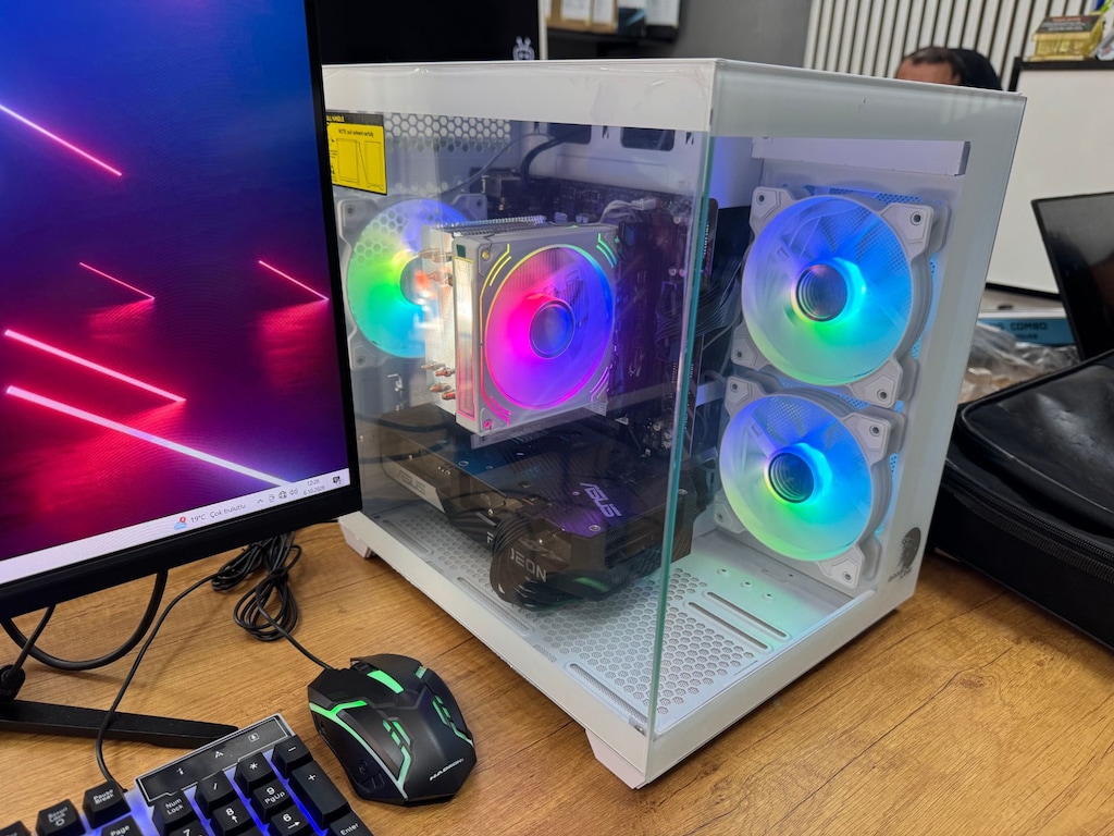 MASAÜSTÜ BİLGİSAYAR SET RX6600 RYZEN 5 5500 180 HZ MONİTÖR - 4