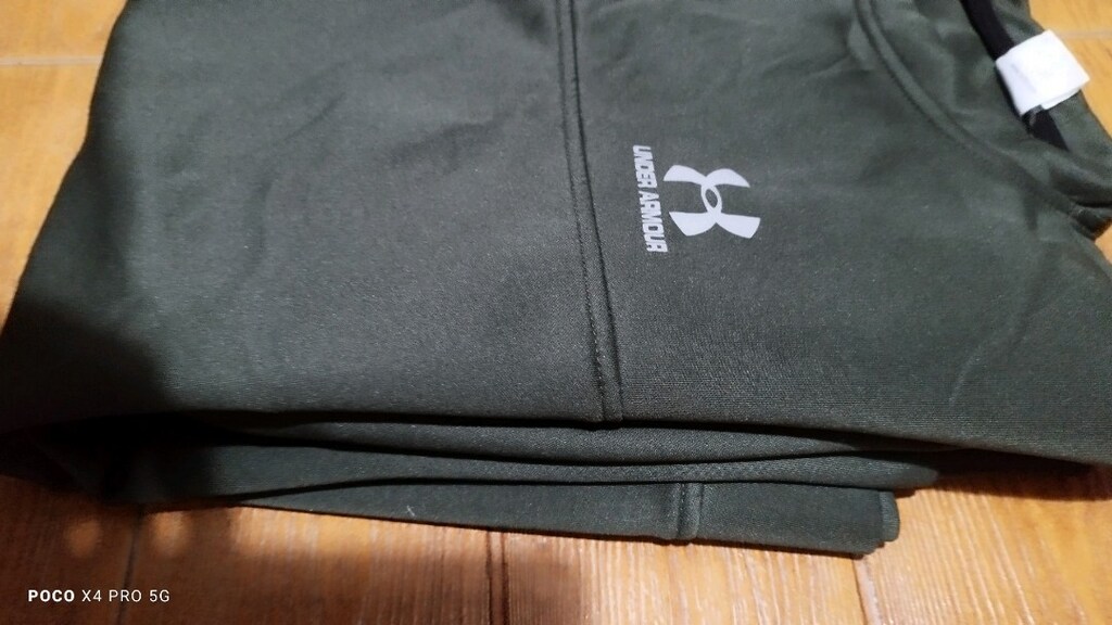#Under Armour dalgıç kumaş likralı sweat Eni çekilince 58  Boyu 70?? - 9