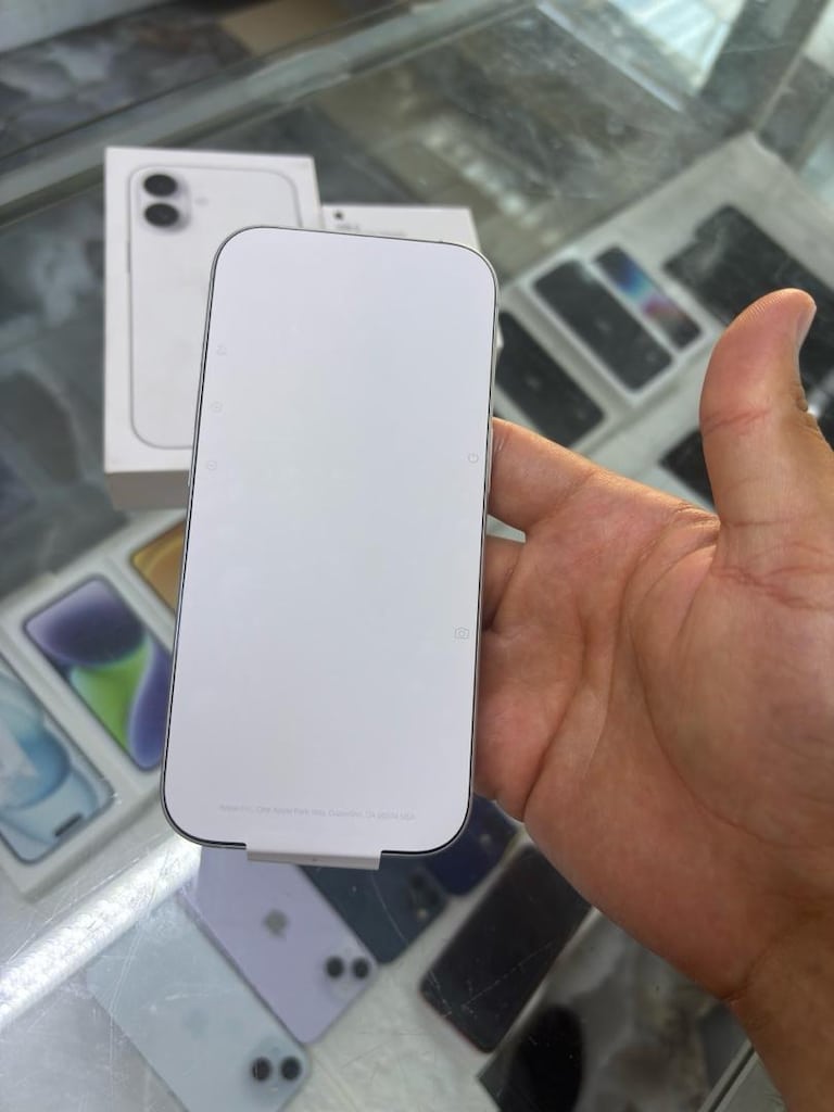 MÜHENDİSCELL’DEN YURTİÇİ İPHONE 17 256 GB SIFIR BEYAZ - 4