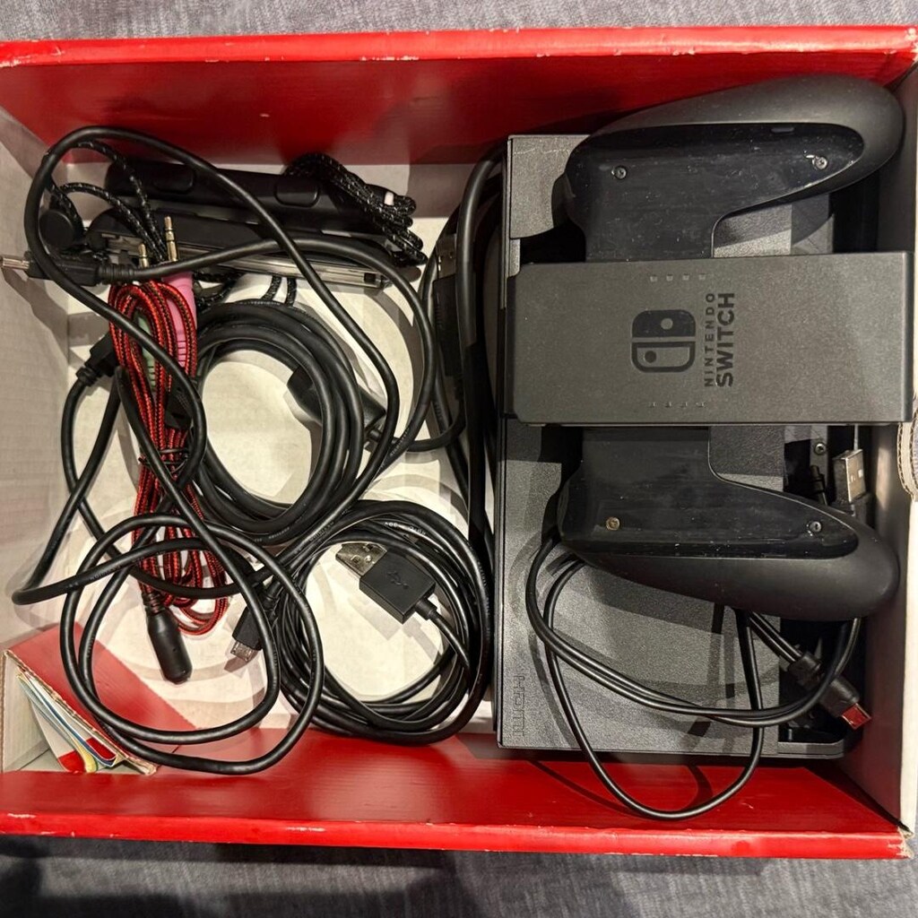 Nintendo Switch QLED (kırmızı mavi) edition - 2