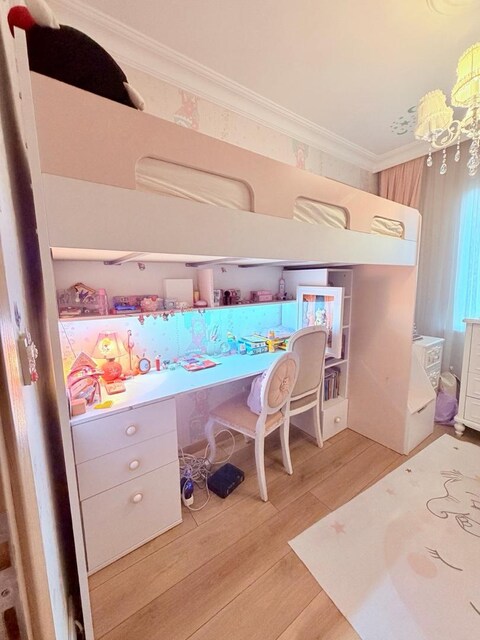 Çocuk Odası Yüksek Yatak + Çalışma Masası + Kitaplık – Çok Temiz