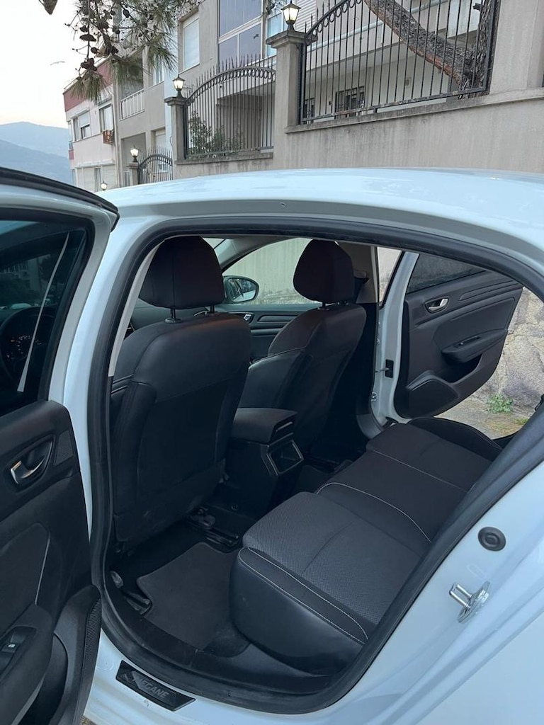 MEGANE 4 OTOMATİK VİTES 2021 MODEL YENİ KASA EKSTRALI - 11