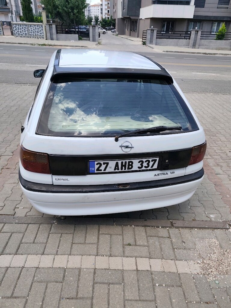 opel astra 1.6 - 4