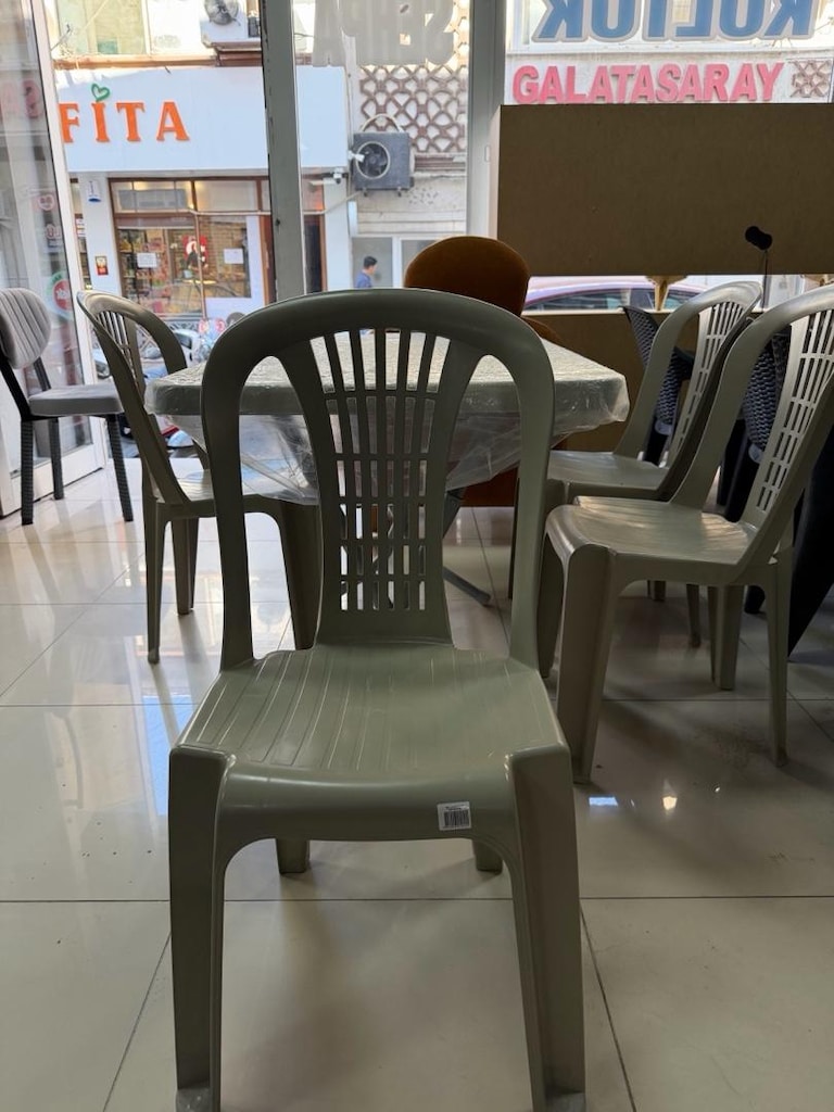 PLASTİK MASA TAKIMI - 2