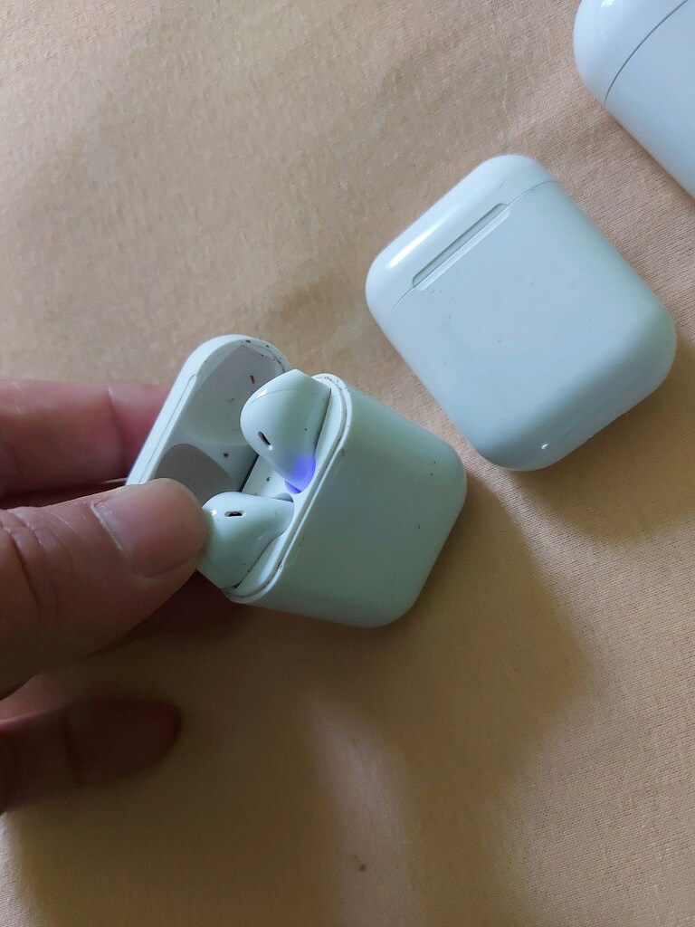 3 adet kulaklik 2 tek biri çift taraf calisiyor hepsi 500 tl - 6