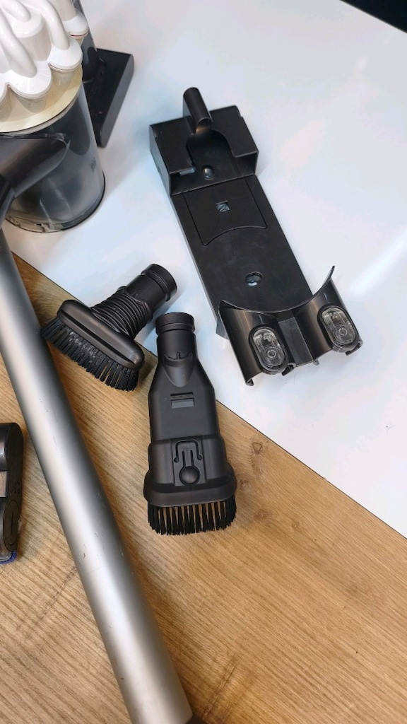 Dyson V6 Plus Şarjlı Süpürge Açıklamayı Okuyunuz - 6