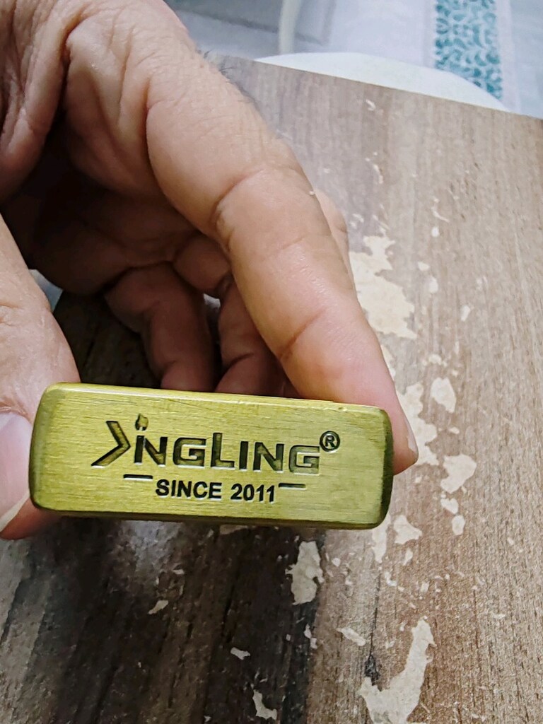 İşlemeli ve Kabartmalı Zippo Tarzı Benzinli Çakmak - 2