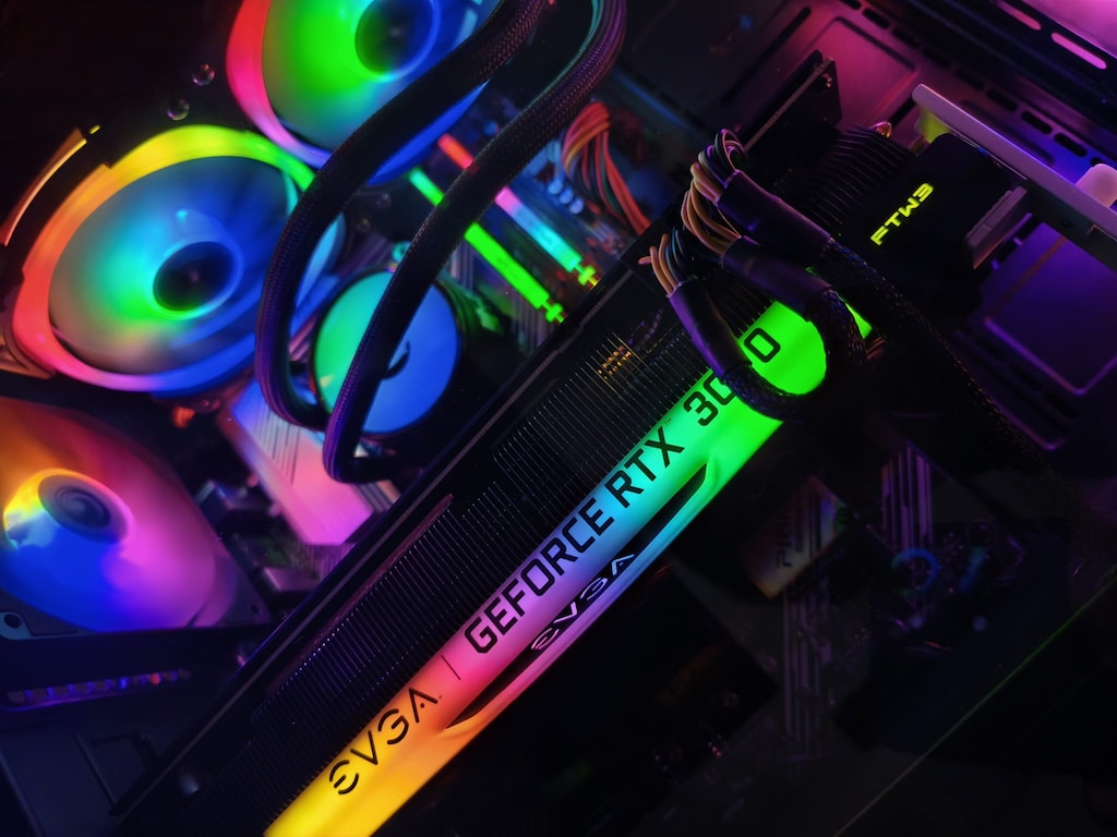 - F/P PC - Ryzen 7 5800X - RTX 3070 8GB - 16GB RAM - 500GB nVME - 2