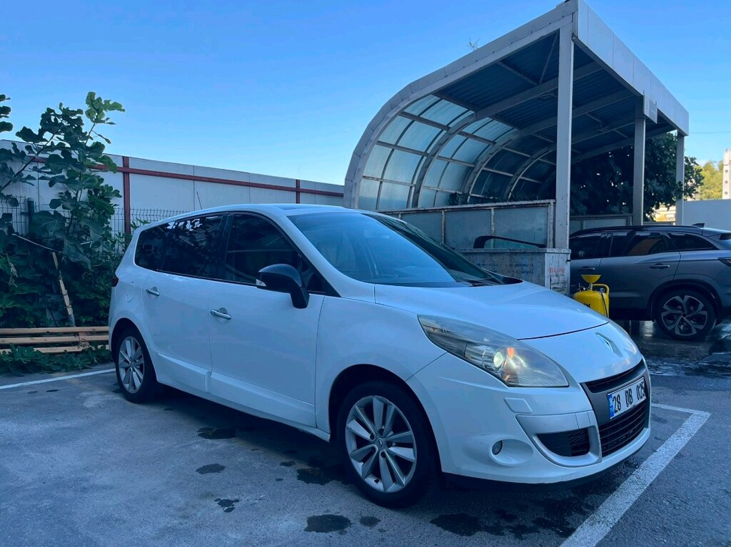Renault Grand Scenic - 5