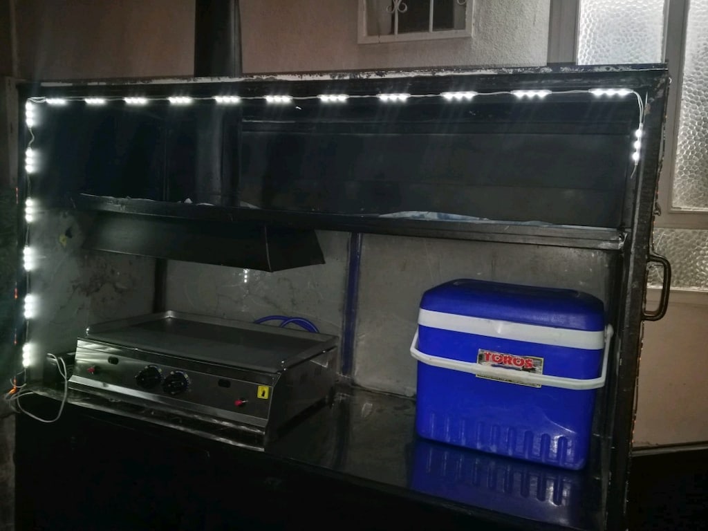 Satılık Ütü Tost, Burger, Uykuluk, Köfte vb işler için Seyyar Araba - 4