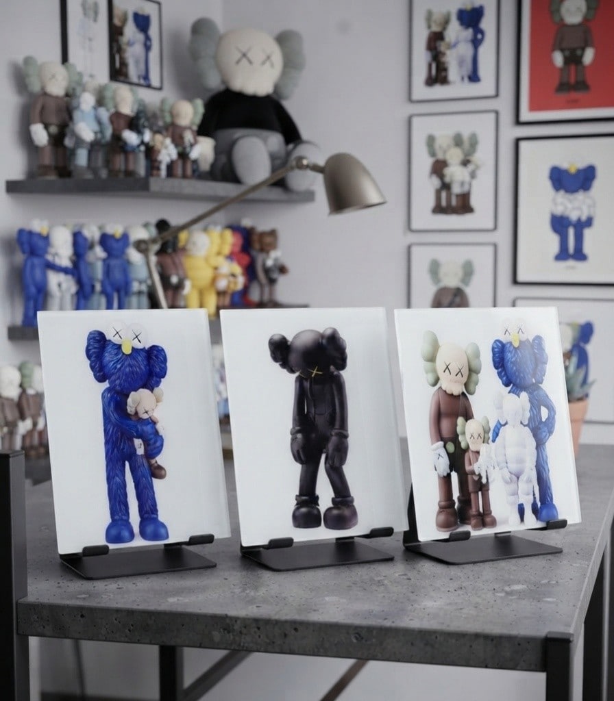 kaws çerçeve figür
