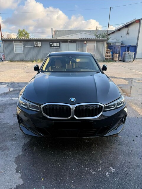 BMW 320i