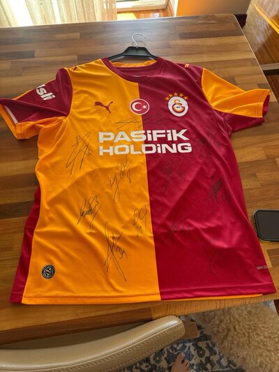 Galatasaray imzalı forma