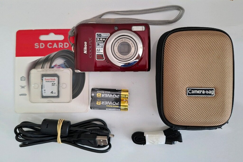 Nikon Coolpix L20 Dijital Fotoğraf Makinesi 10.0 Megapiksel 3.6X Zoom - 15