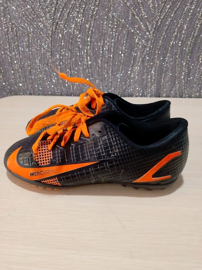 Nike Halı Saha Kramponu - 2