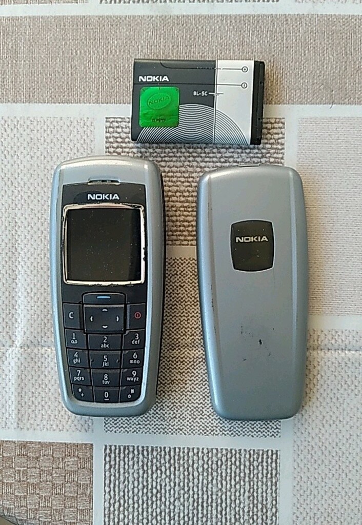 Nostaljik ve yedek parçalık telefonlar - 2