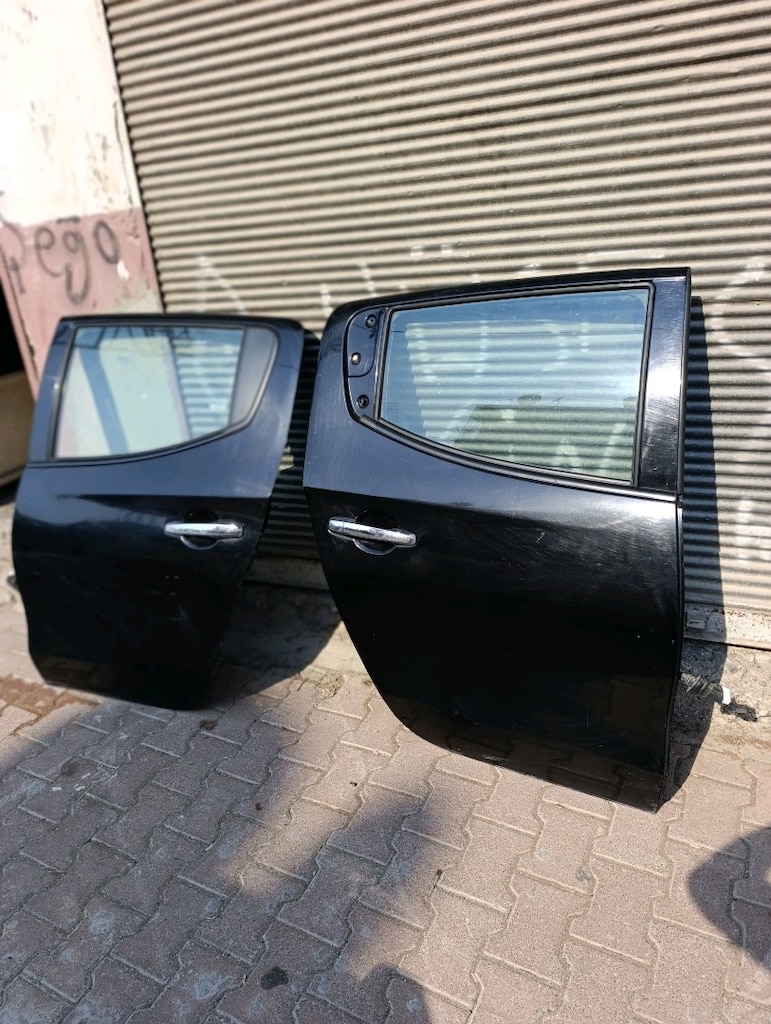 MİTSUBİSHİ L200 ORİJİNAL ARKA SAĞ SOL DOLU KAPILARI 2015-2020 - 2