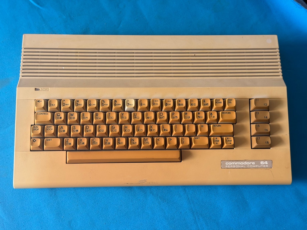 Commadore C 64 C Personel Computer Oyun Konsolu - 8