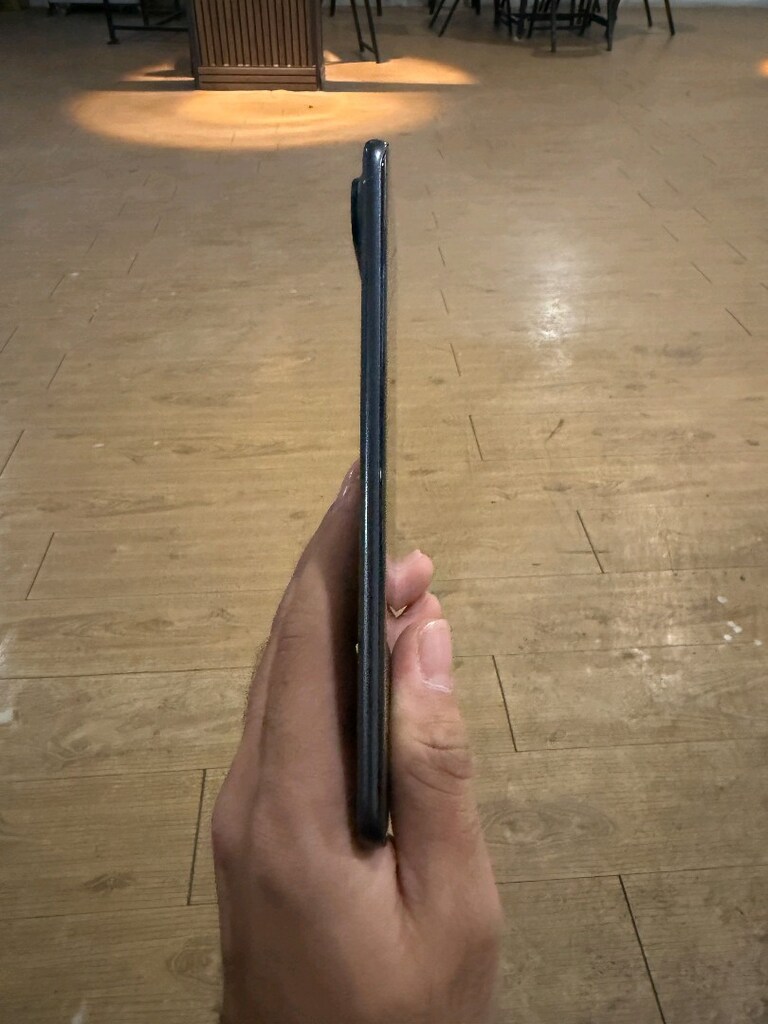 TECNO Spark Slim 5G. - 2