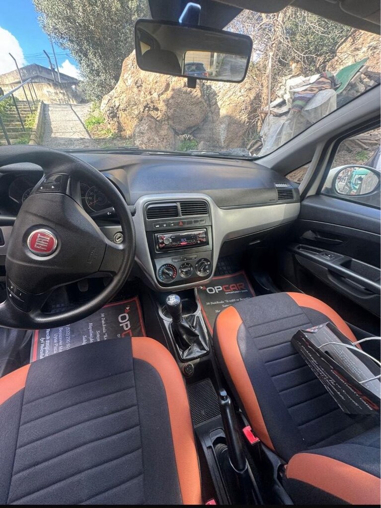 2011 punto 1.3 mjet üst model araçlarla takasa açık üste nakit verilir - 2