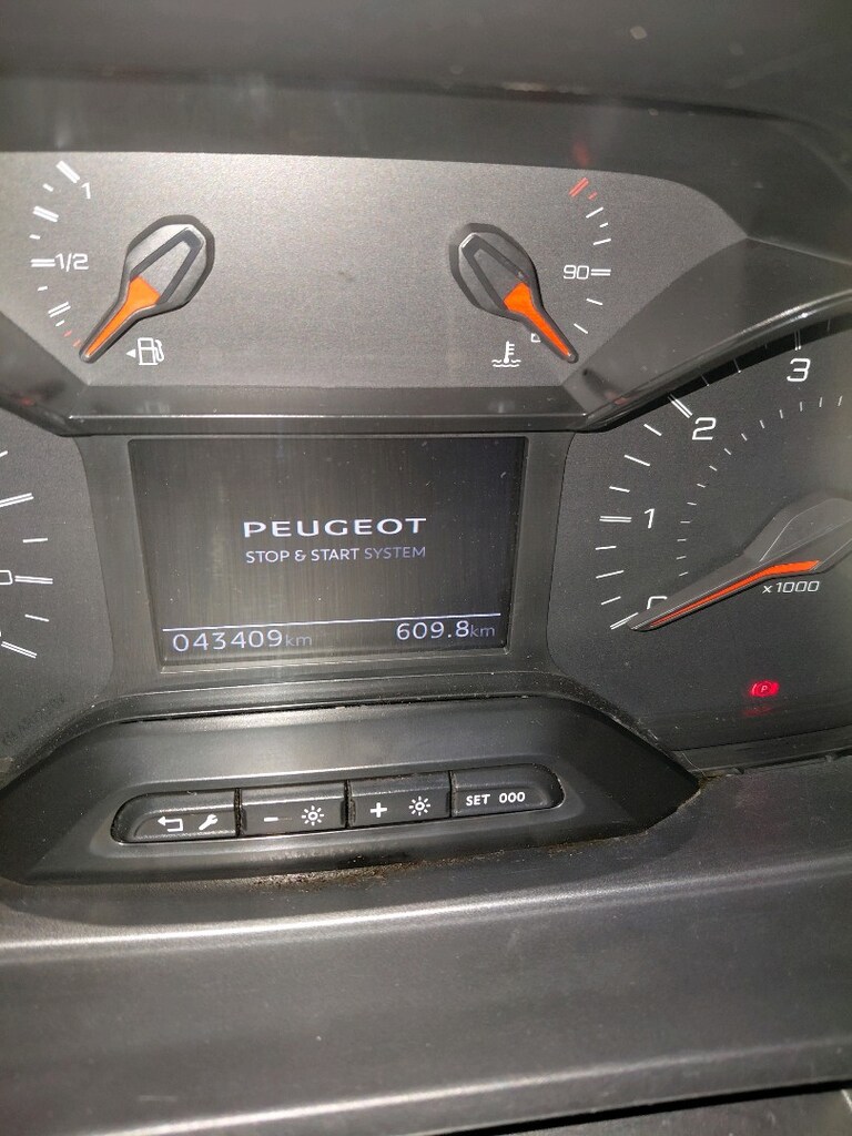 Hatasız boyasız 2022 model peugeot rifter - 9