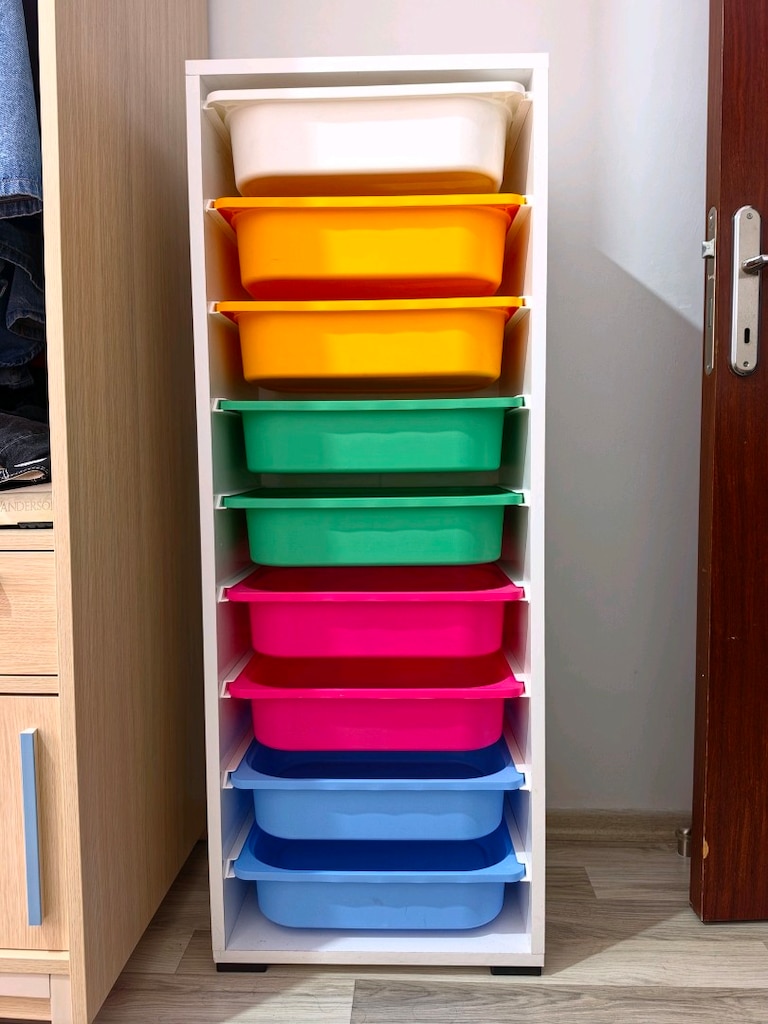 9 çekmeceli oyuncak dolabı